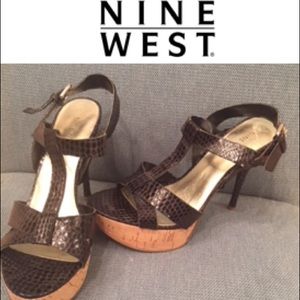 💜 Nine West Strappy High Heels 💜